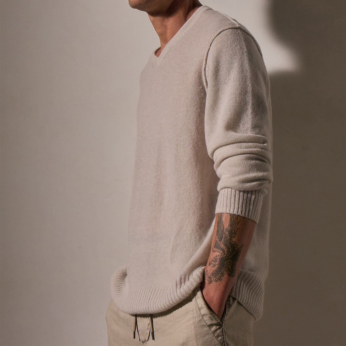 Soft Featherweight Cashmere V Neck in Tan | James Perse Los Angeles