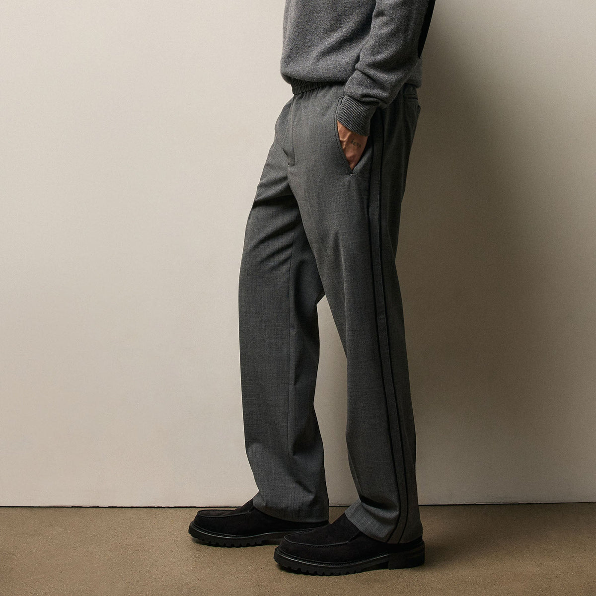 Wool Cashmere Flannel Side Piping Pant in Charcoal | James Perse Los Angeles
