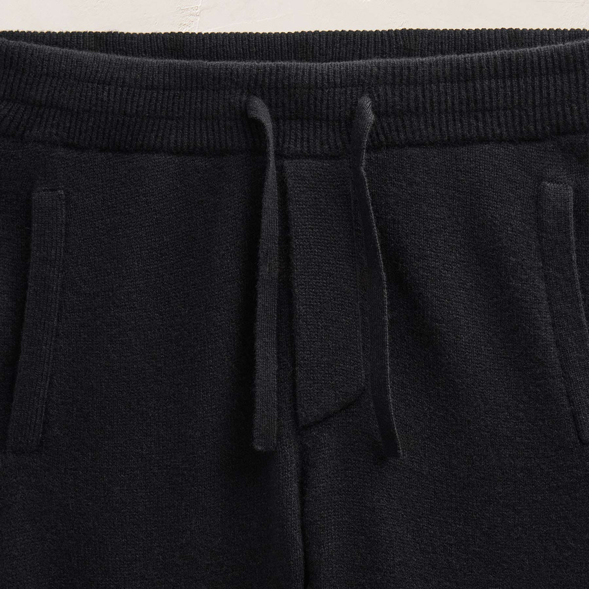 Recycled Cashmere Track Pant With Pockets in Black | James Perse Los Angeles
