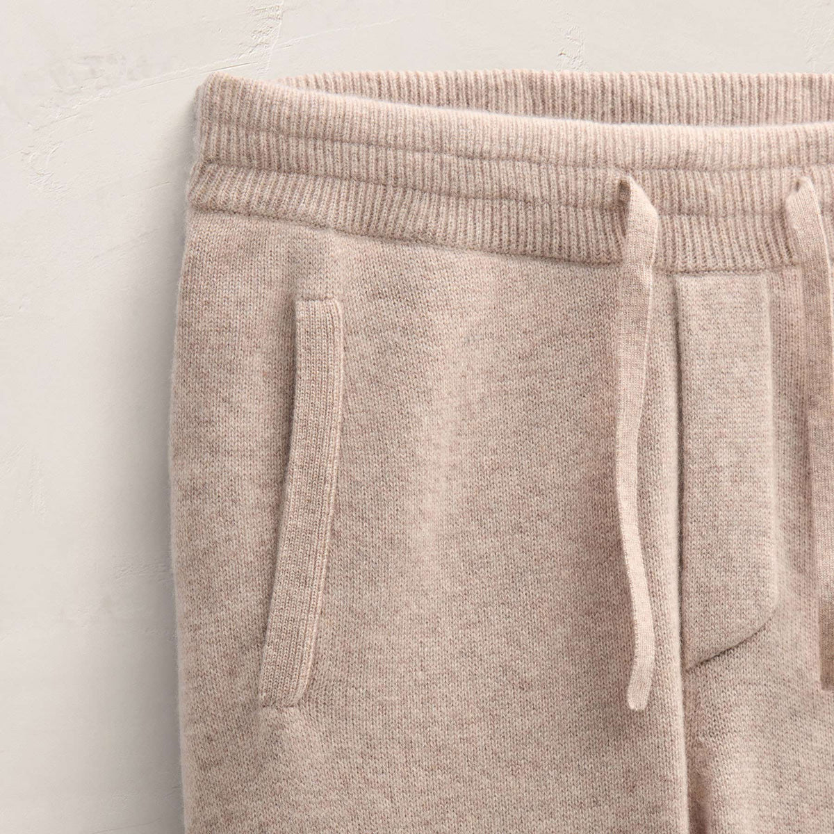 Recycled Cashmere Track Pant With Pockets in Stone | James Perse Los Angeles