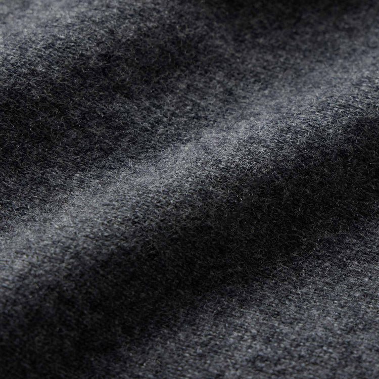 Rcld Cashmere Palm Intarsia Raglan in Flannel/Black | James Perse Los Angeles