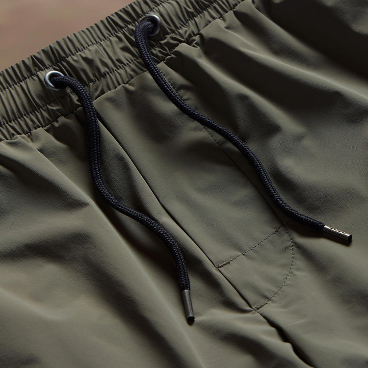 Technical Stretch Nylon Split Hem Boardshort in Artillery | James Perse Los Angeles
