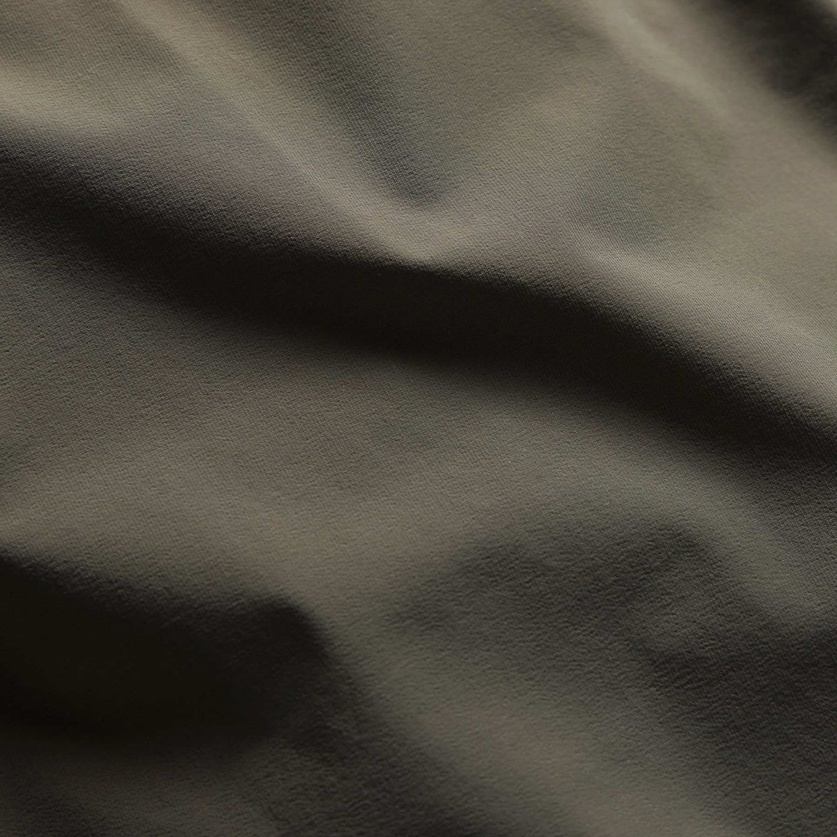 Technical Stretch Nylon Split Hem Boardshort in Artillery | James Perse Los Angeles