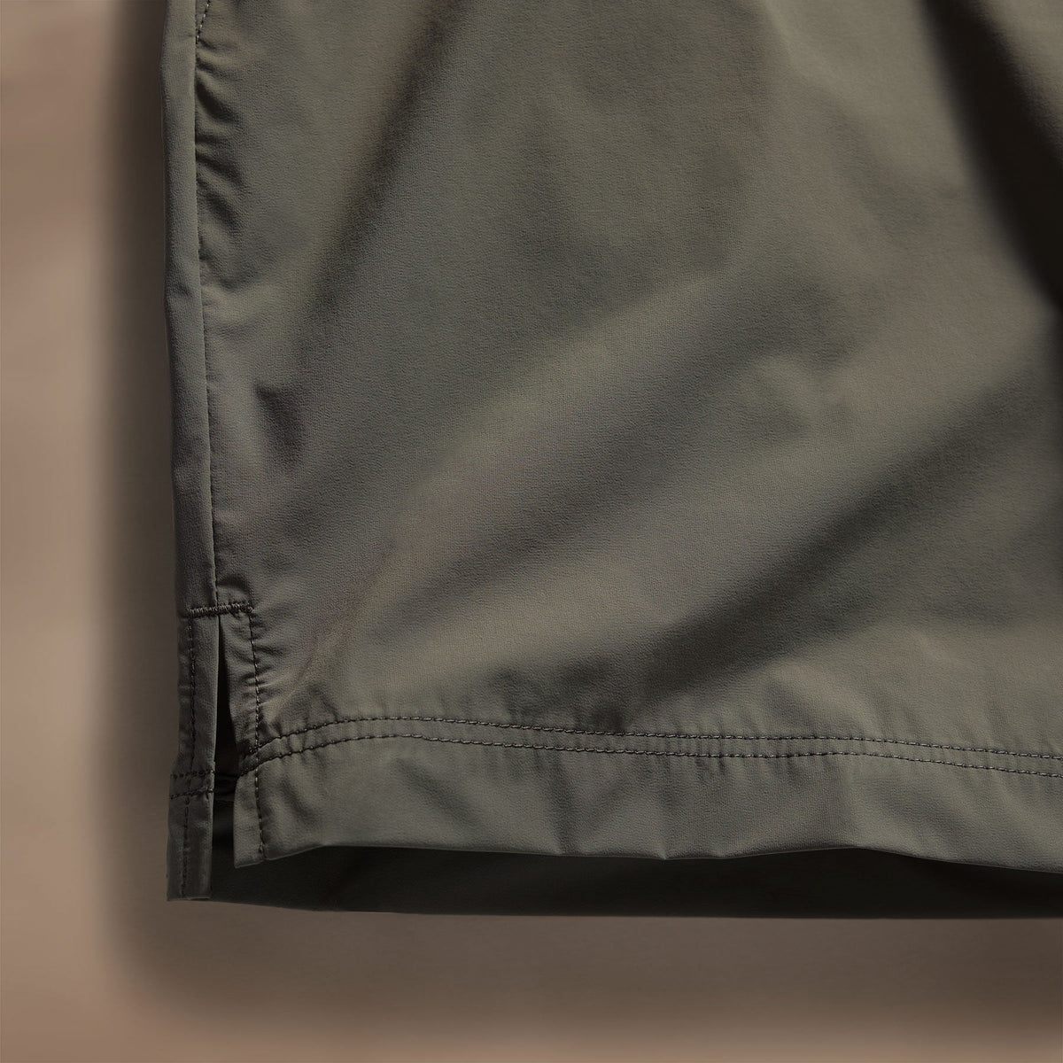Technical Stretch Nylon Split Hem Boardshort in Artillery | James Perse Los Angeles