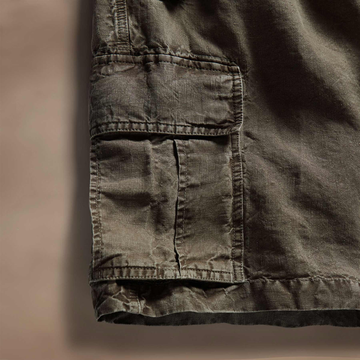Textured Linen Flight Short in Army Green | James Perse Los Angeles