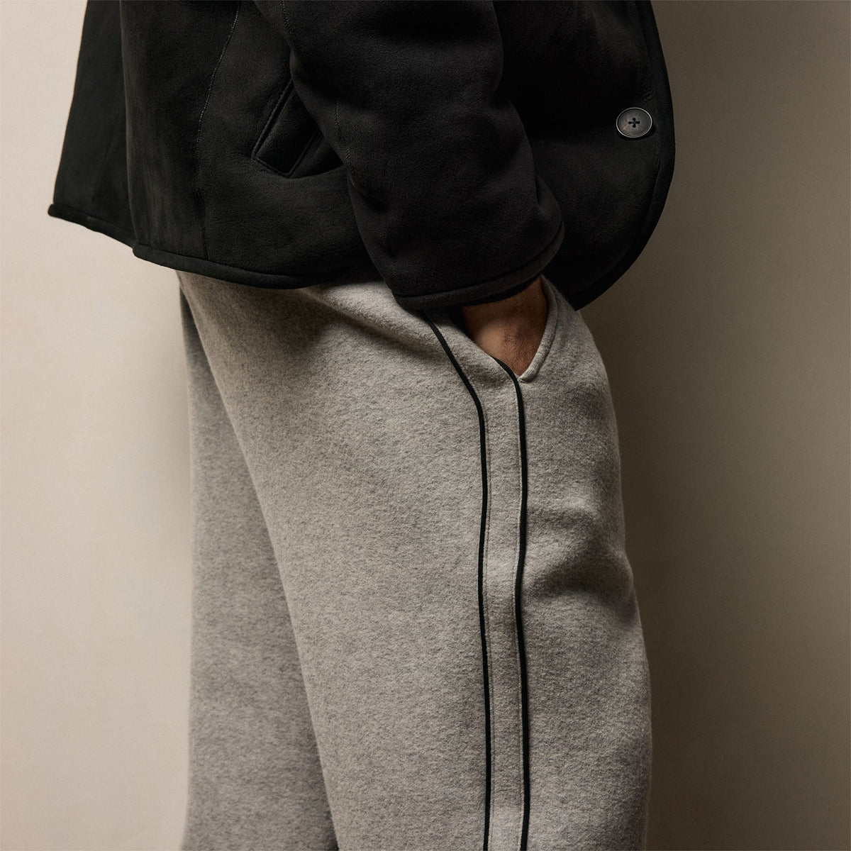 Cozy Sweat Pant With Piping in Heather Grey | James Perse Los Angeles