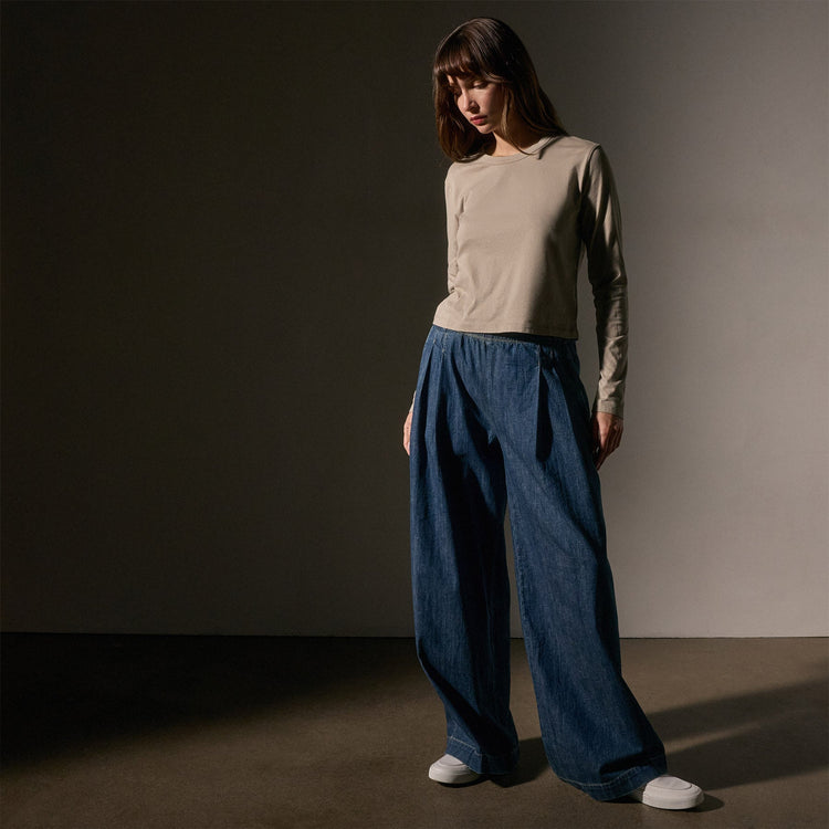Shrunken Long Sleeve Crew Neck Tee in Overcast | James Perse Los Angeles