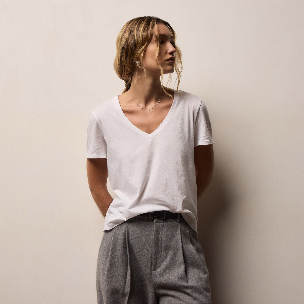 Luxe Lotus Jersey V Neck in White | James Perse Los Angeles