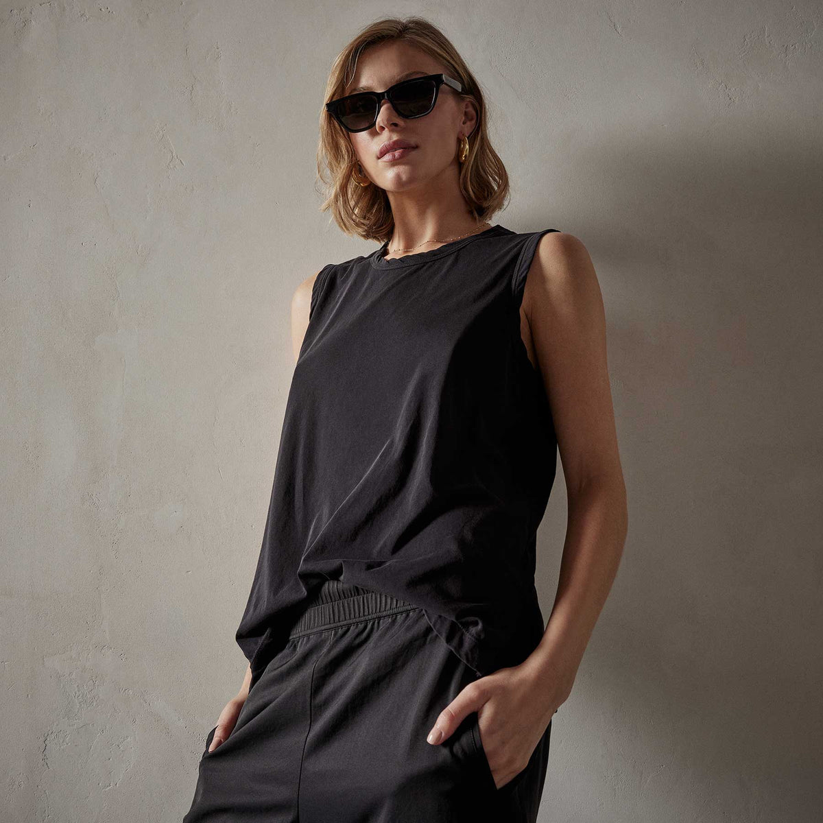 Cove Tank in Black | James Perse Los Angeles