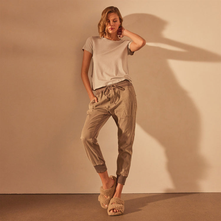 Mixed Media Pant in Coyote | James Perse Los Angeles