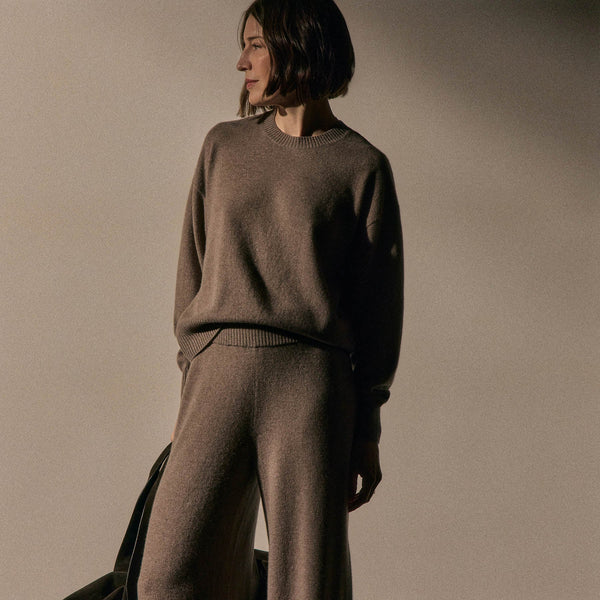 Spun Cashmere Crew Neck in Warm Brown | James Perse Los Angeles