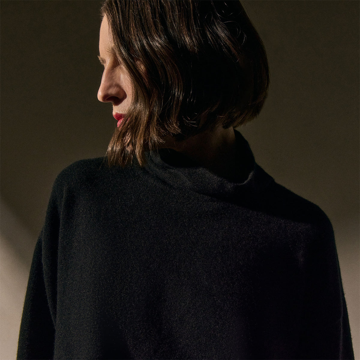 Spun Cashmere Funnel Neck - Black