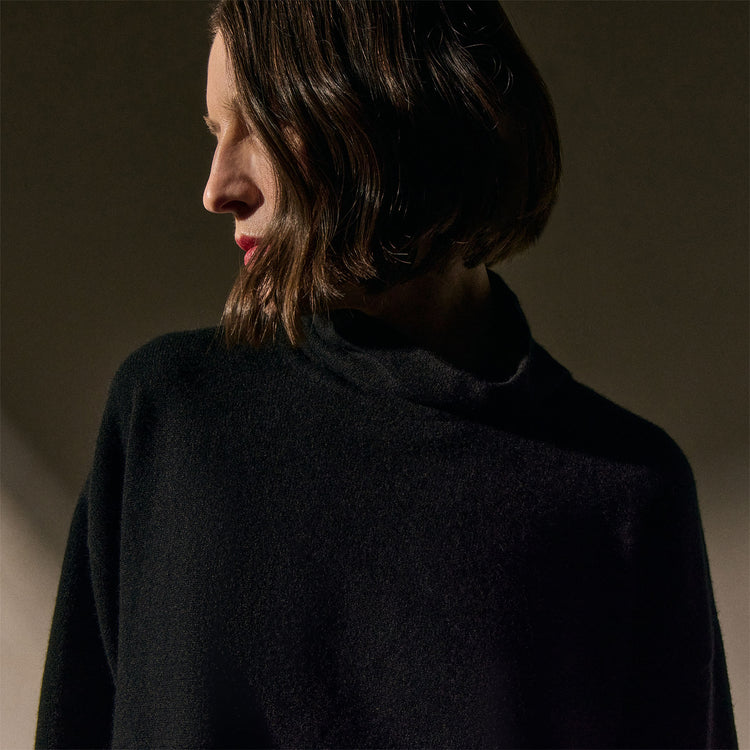 Spun Cashmere Funnel Neck - Black