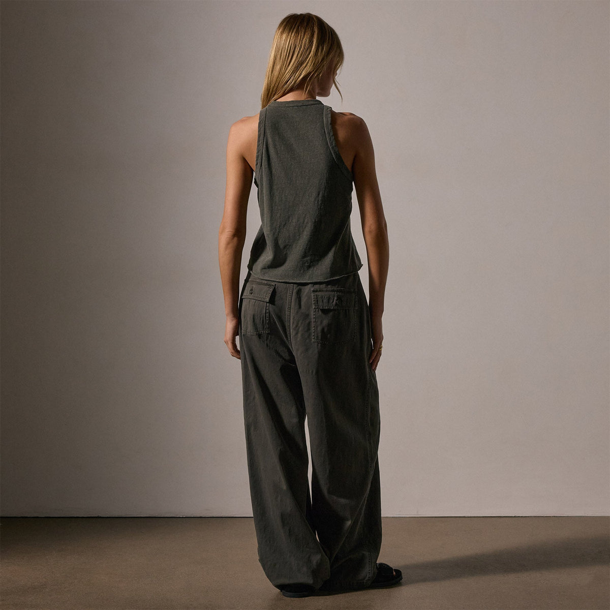 Slub Jersey Muscle Tank in Granite Pigment | James Perse Los Angeles