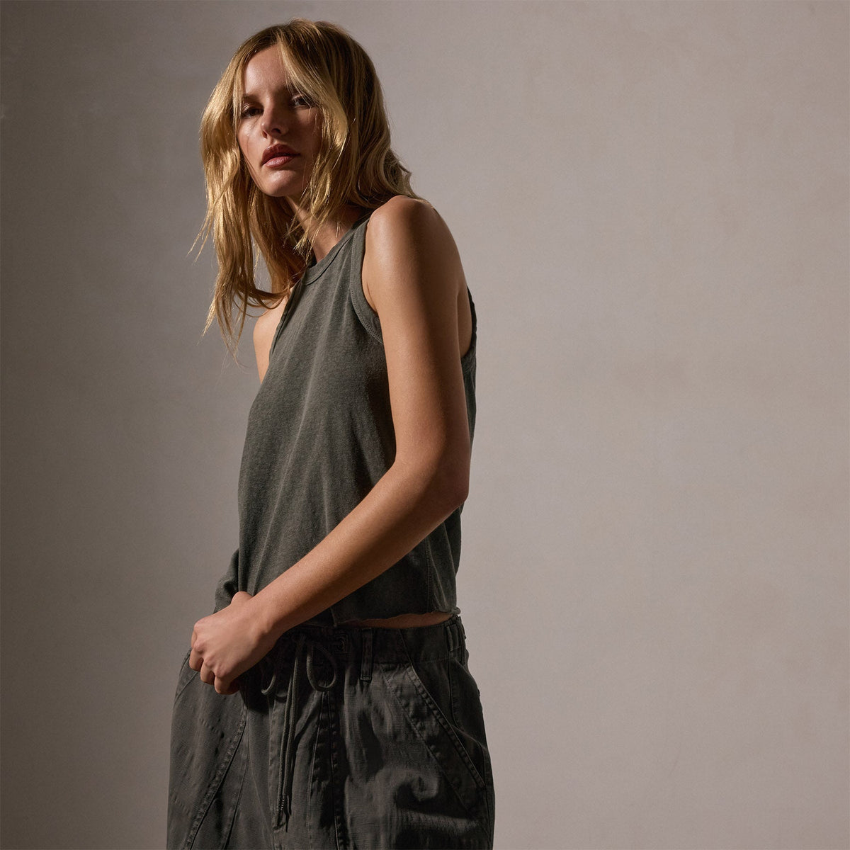 Slub Jersey Muscle Tank in Granite Pigment | James Perse Los Angeles