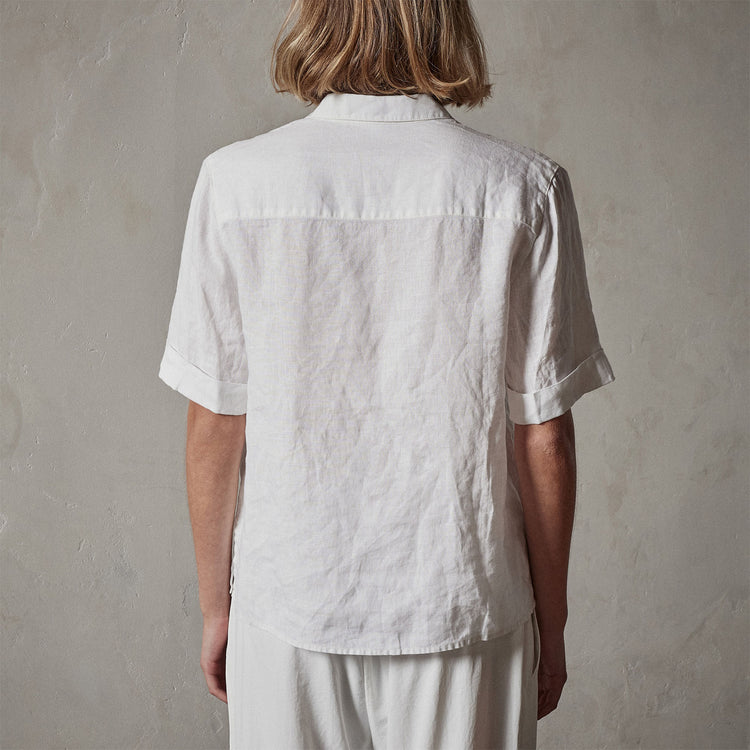 Lightweight Linen Short Sleeve Shirt in White | James Perse Los Angeles