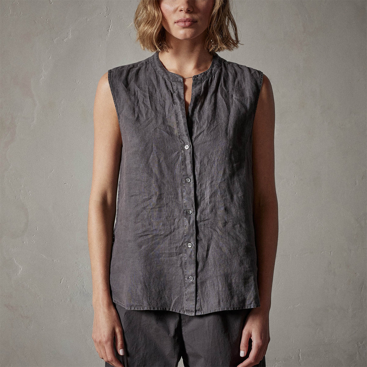 Double Dye Sleeveless Linen Shirt in Magma Pigment | James Perse Los Angeles