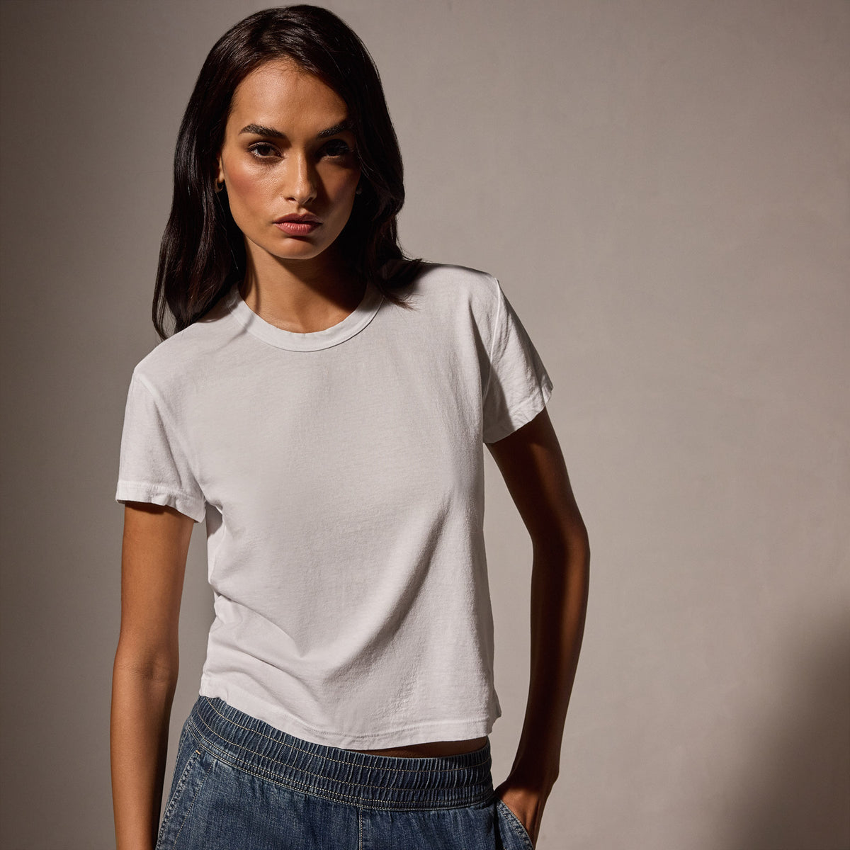 Shrunken Crew Neck Tee in White | James Perse Los Angeles