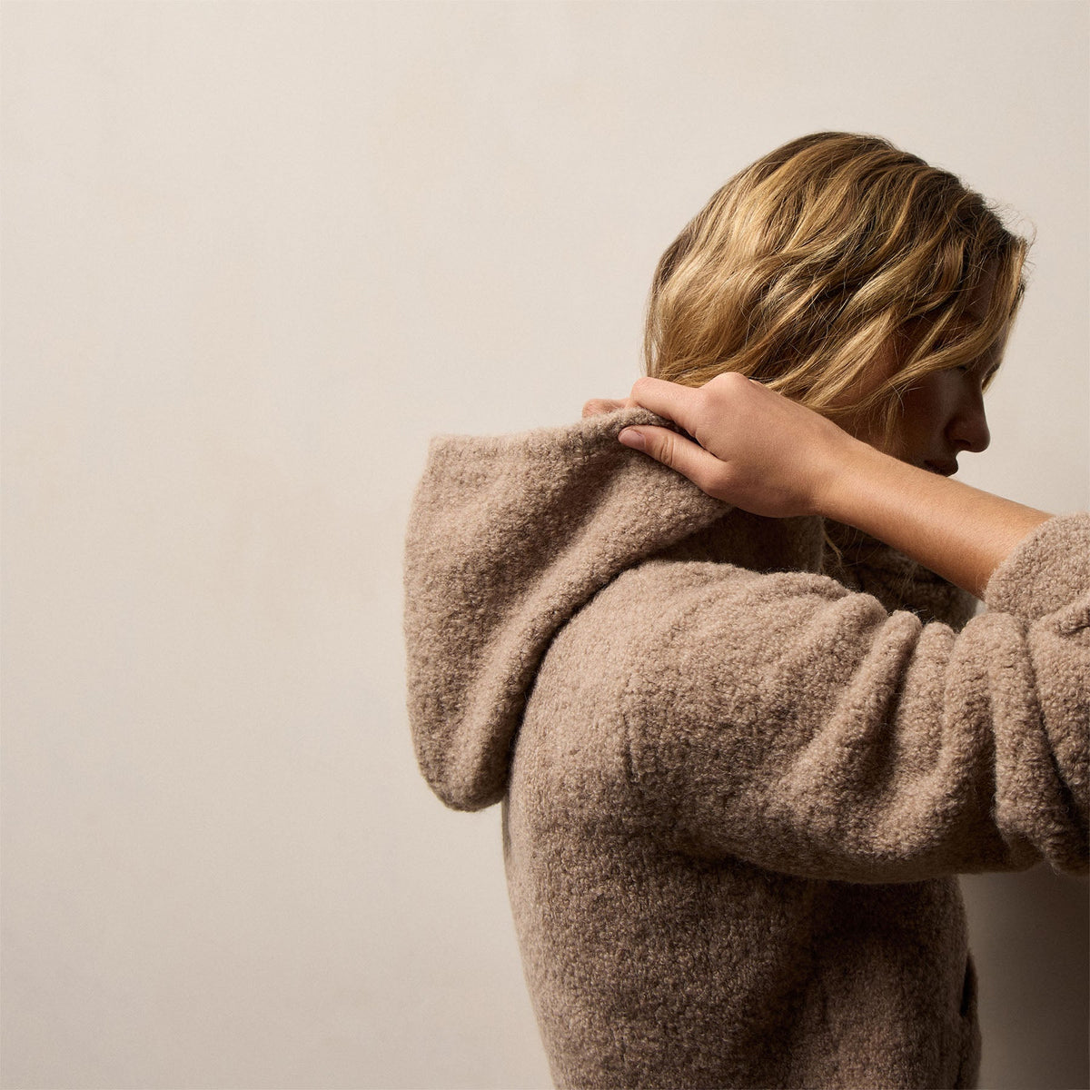 Alpaca Cashmere Wool Zip Hoodie in Soft Beige | James Perse Los Angeles