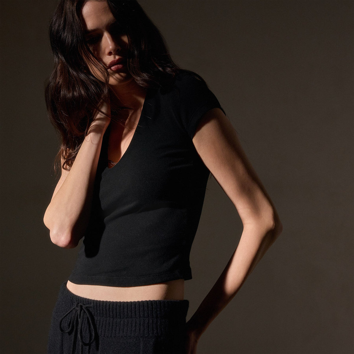 Stretch Lotus  Deep V Short Sleeve Tee  in Black | James Perse Los Angeles