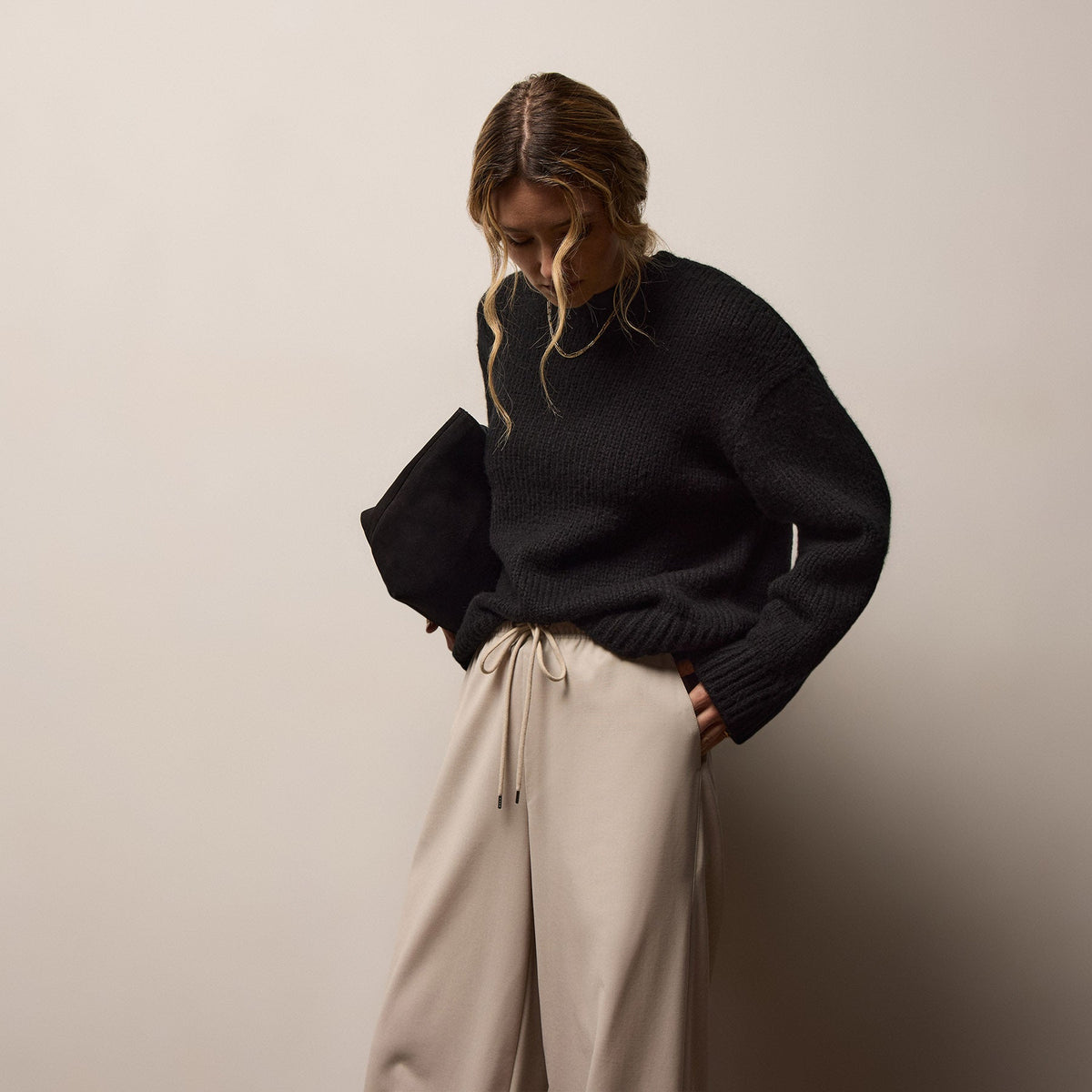 Lightweight Open Stitch Cashmere Crew in Black | James Perse Los Angeles