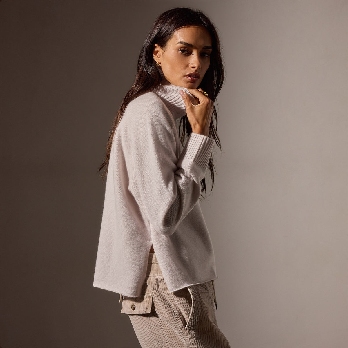 Recycled Cashmere Funnel Neck in Pearl | James Perse Los Angeles