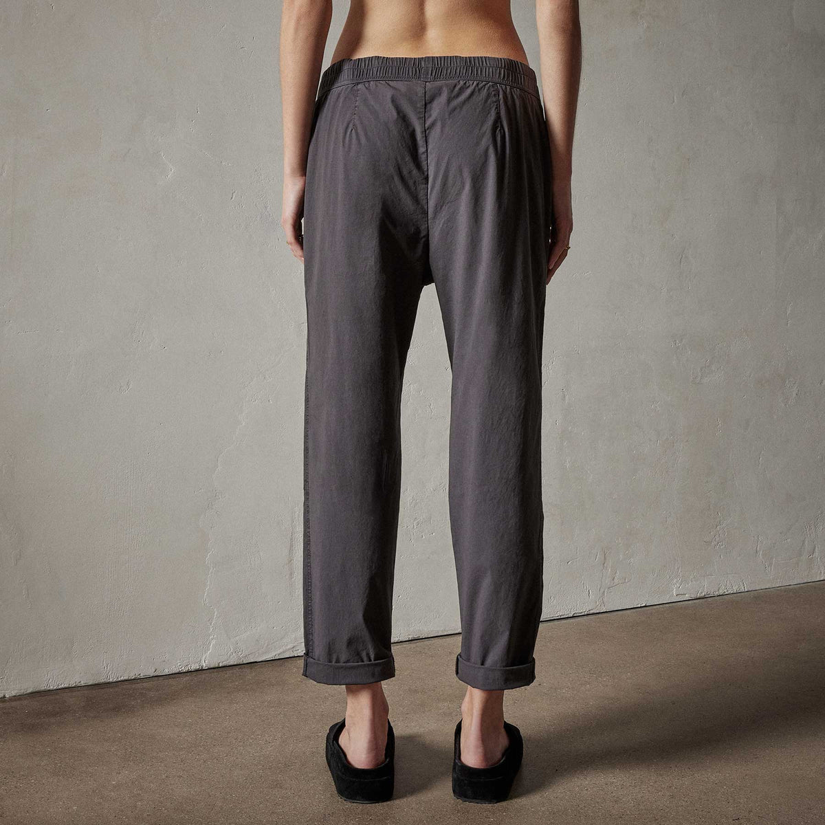 Utility Pant in Magma Pigment | James Perse Los Angeles