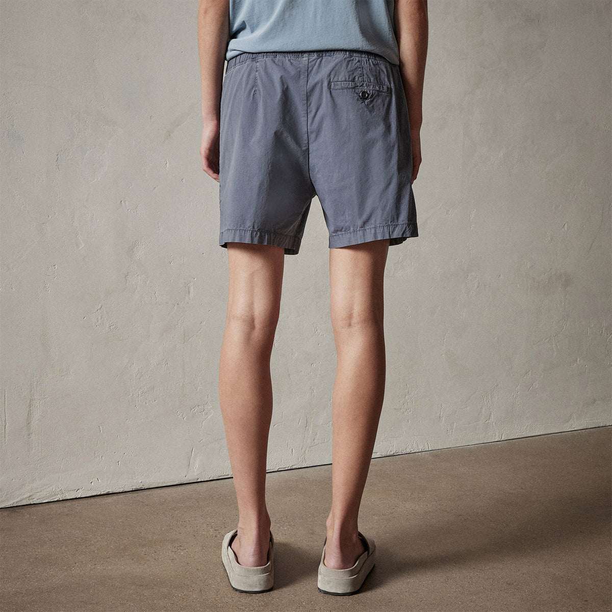 Parachute Short in Gravel Pigment | James Perse Los Angeles