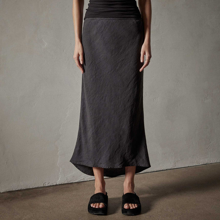 Surfside Skirt in Magma Pigment | James Perse Los Angeles