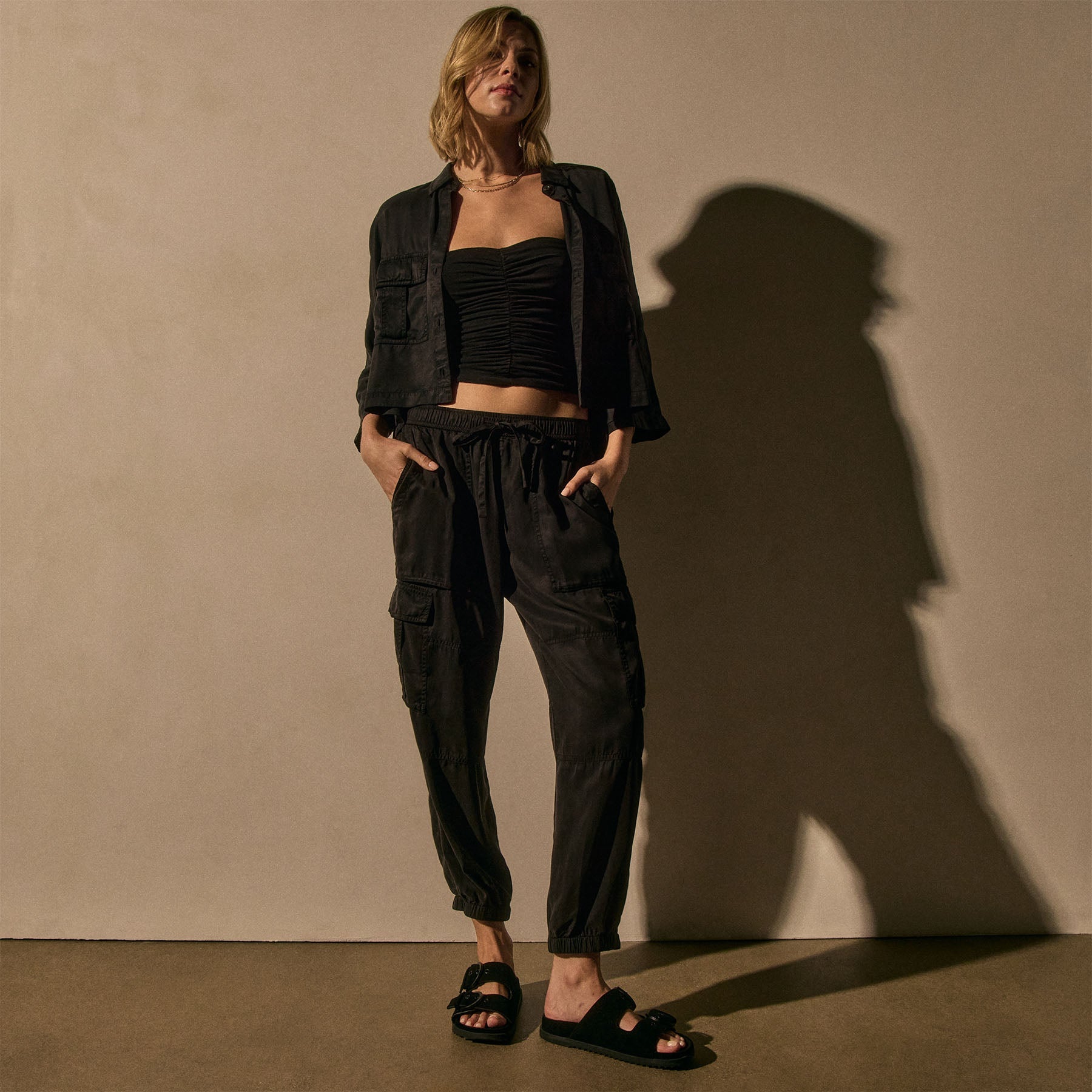 Soft Fluid Cargo Pant in Black | James Perse Los Angeles