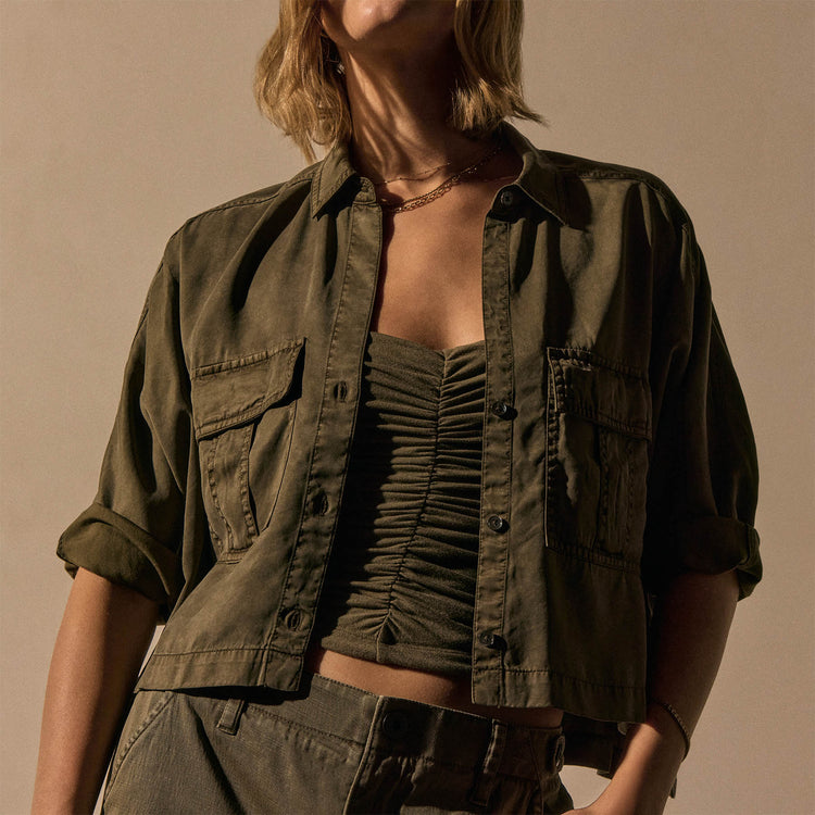 Pocket Cropped Shirt in Birch Pigment | James Perse Los Angeles