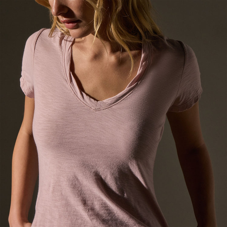 Sheer Slub Casual V Neck in Degas | James Perse Los Angeles