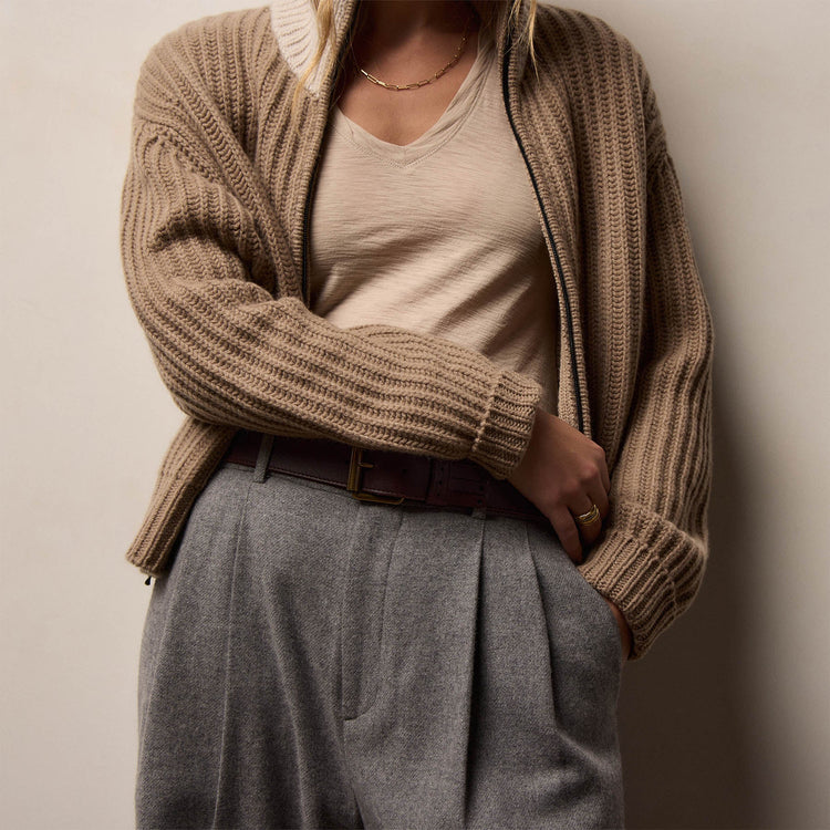 Sheer Slub Casual V Neck in Stone | James Perse Los Angeles