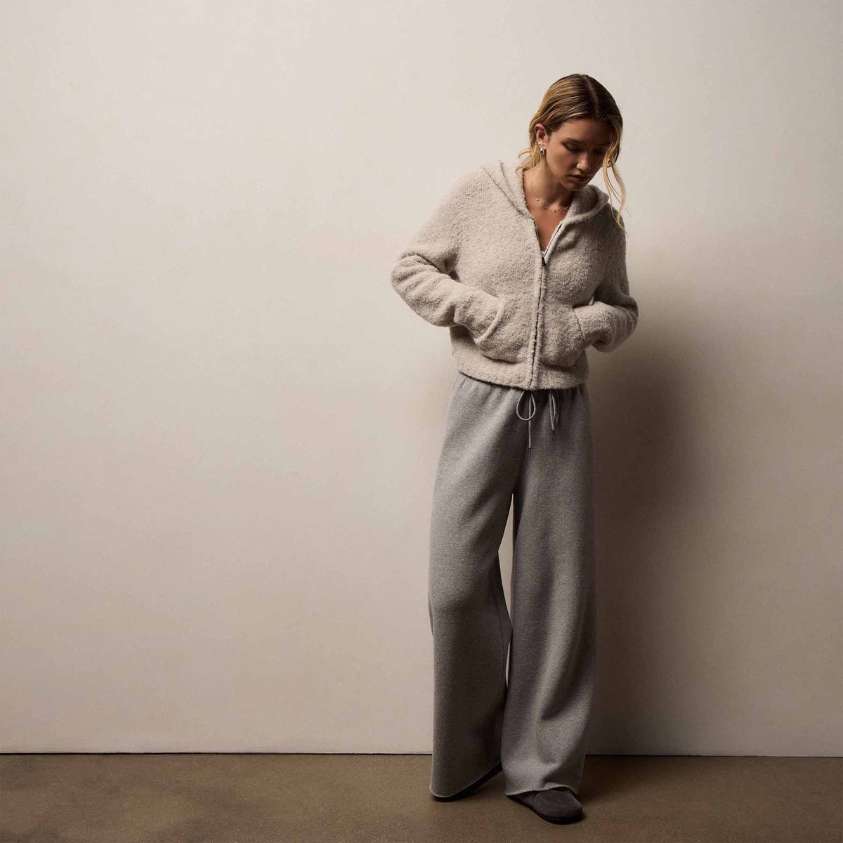 Women's Cozy Fleece Crew & Cozy Wide Leg Sweat Pant Gift Set In Heather Grey | James Perse Los Angeles
