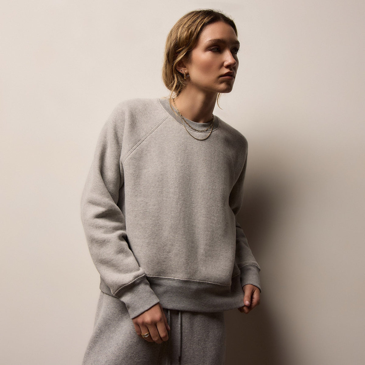 Cozy Fleece Crew in Heather Grey | James Perse Los Angeles