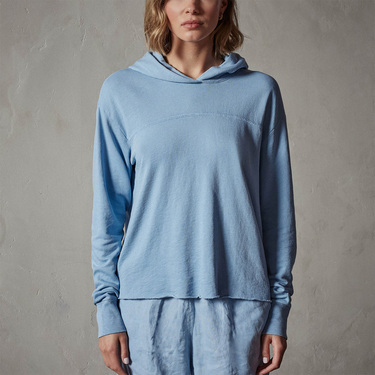 Hooded Sweat Top in Delta Pigment | James Perse Los Angeles