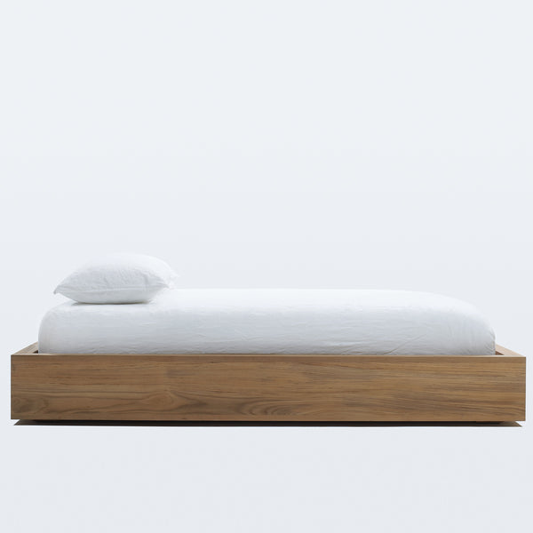 Linen Fitted Sheet In White | James Perse Los Angeles