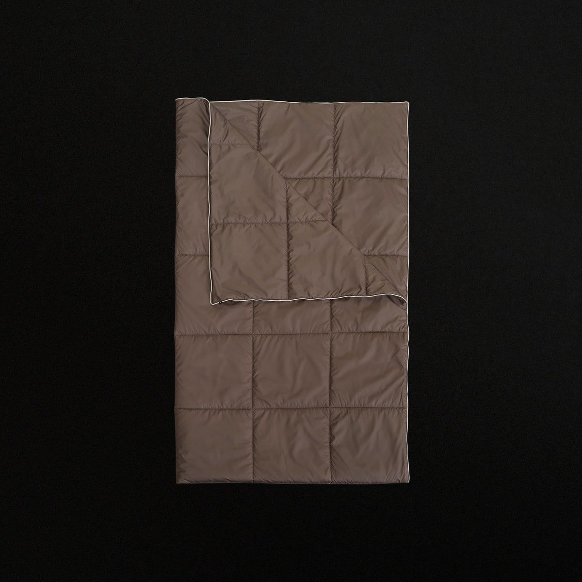 Y/OSEMITE Quilted Blanket in Tent/Beige | James Perse Los Angeles