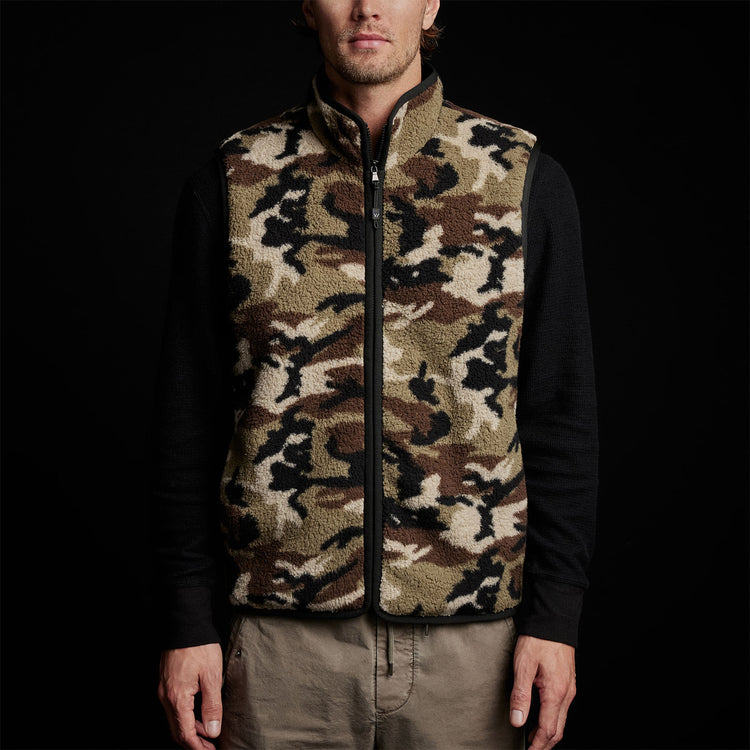Camo Sherpa Sport Vest in Moss Camo | James Perse Los Angeles 