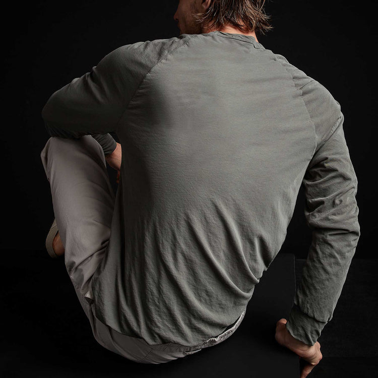 Long Sleeve Raglan in Jungle | James Perse Los Angeles