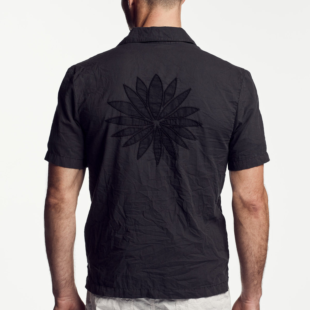 Voile Lotus Embroidered Shirt In Carbon Pigment | James Perse Los Angeles