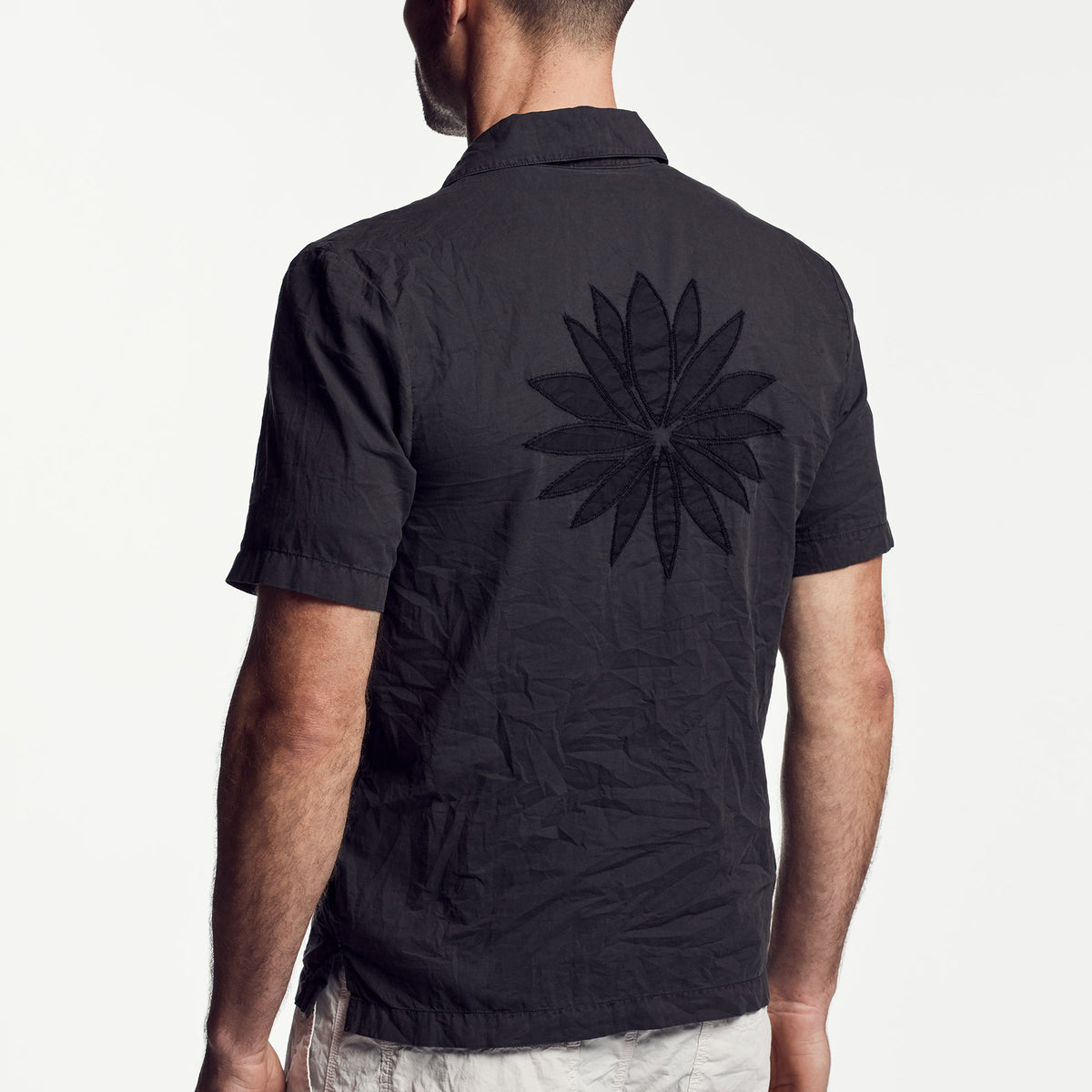 Voile Lotus Embroidered Shirt In Carbon Pigment | James Perse Los Angeles