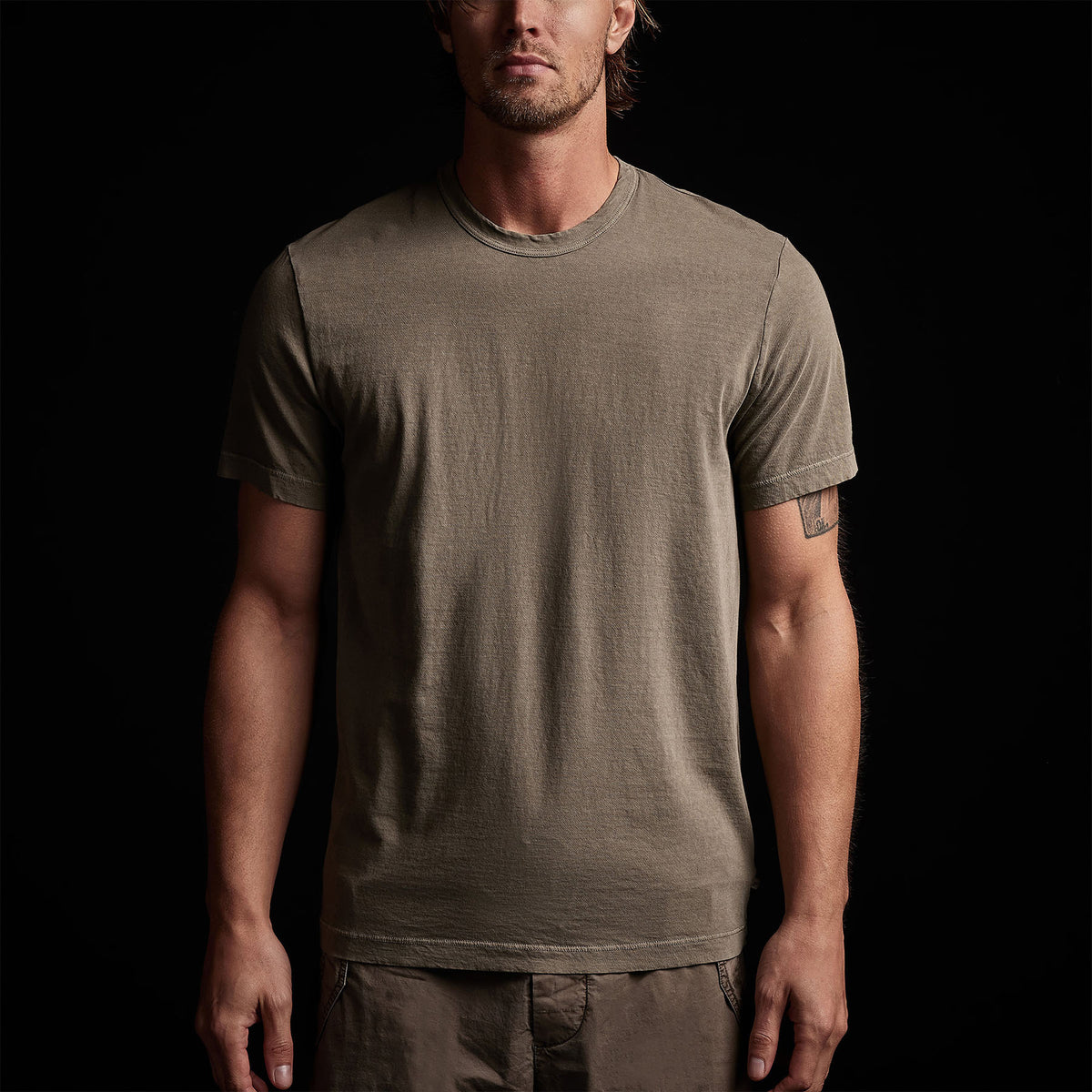 Short Sleeve Crew Neck in Ammo Pigment | James Perse Los Angeles