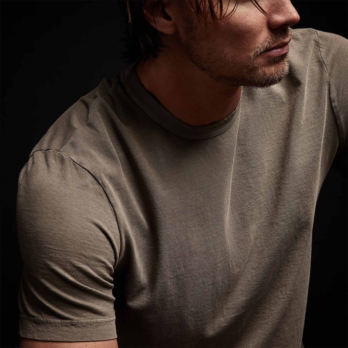 Short Sleeve Crew Neck in Ammo Pigment | James Perse Los Angeles