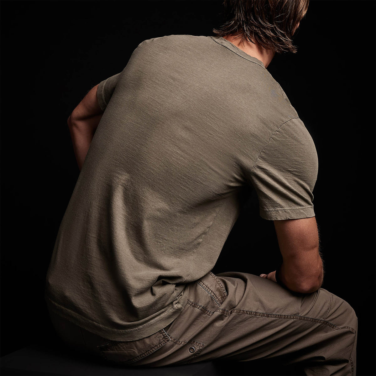 Short Sleeve Crew Neck in Ammo Pigment | James Perse Los Angeles