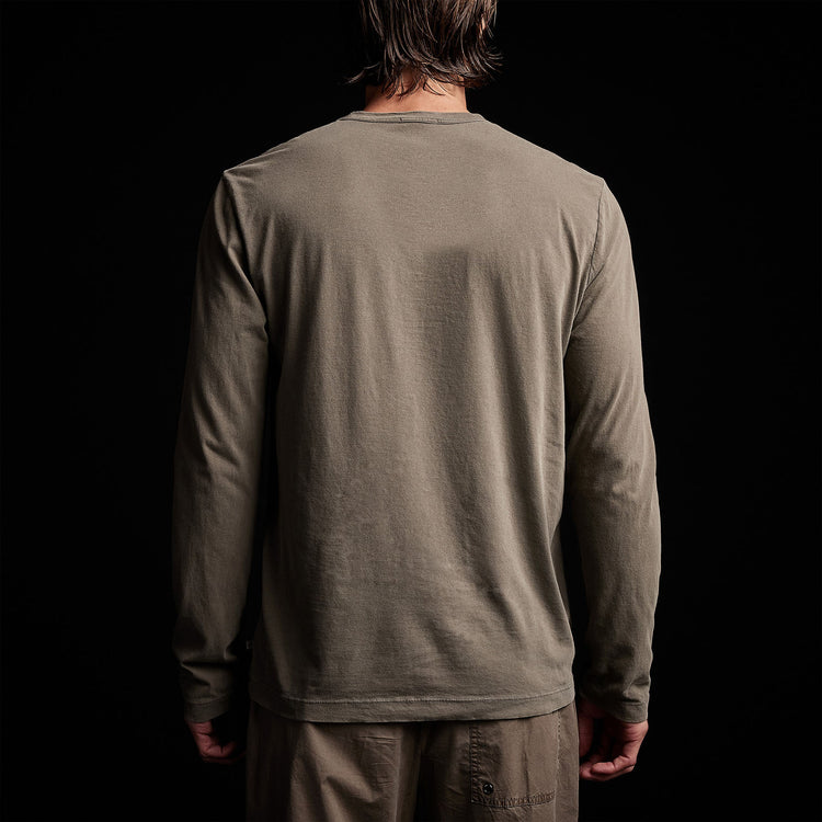 Long Sleeve Crew Neck in Ammo Pigment | James Perse Los Angeles 