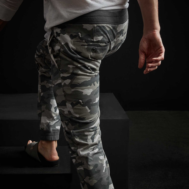 Contrast Camo Jogger in Arctic Camo | James Perse Los Angeles