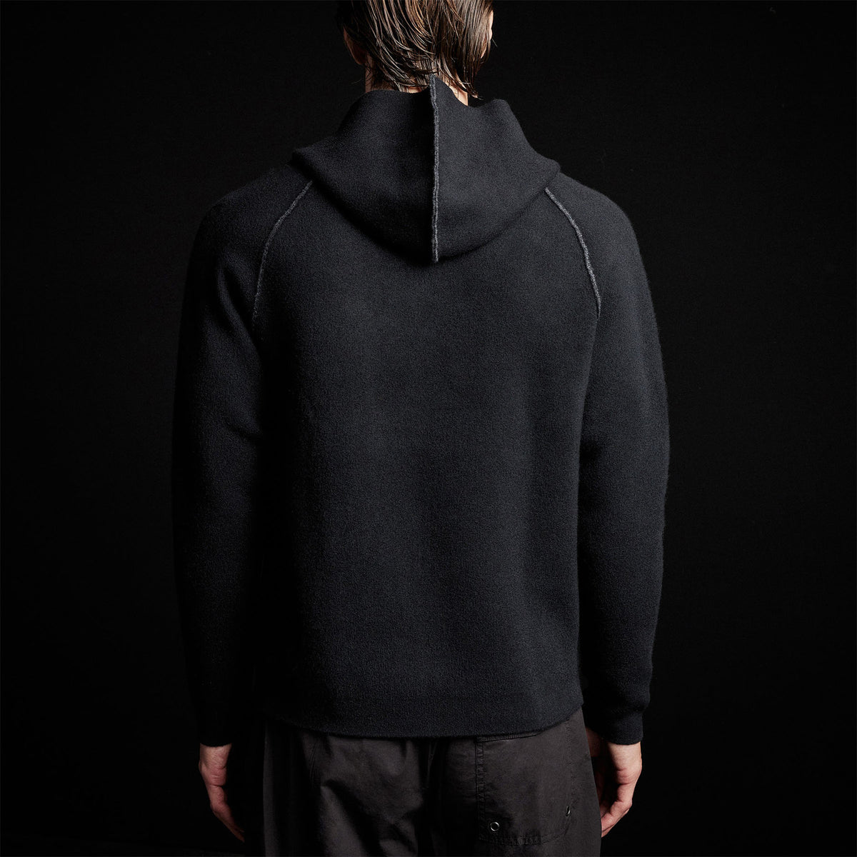 Cashmr Double Bed Raglan Hoodie in Black/Anthracite | James Perse Los Angeles