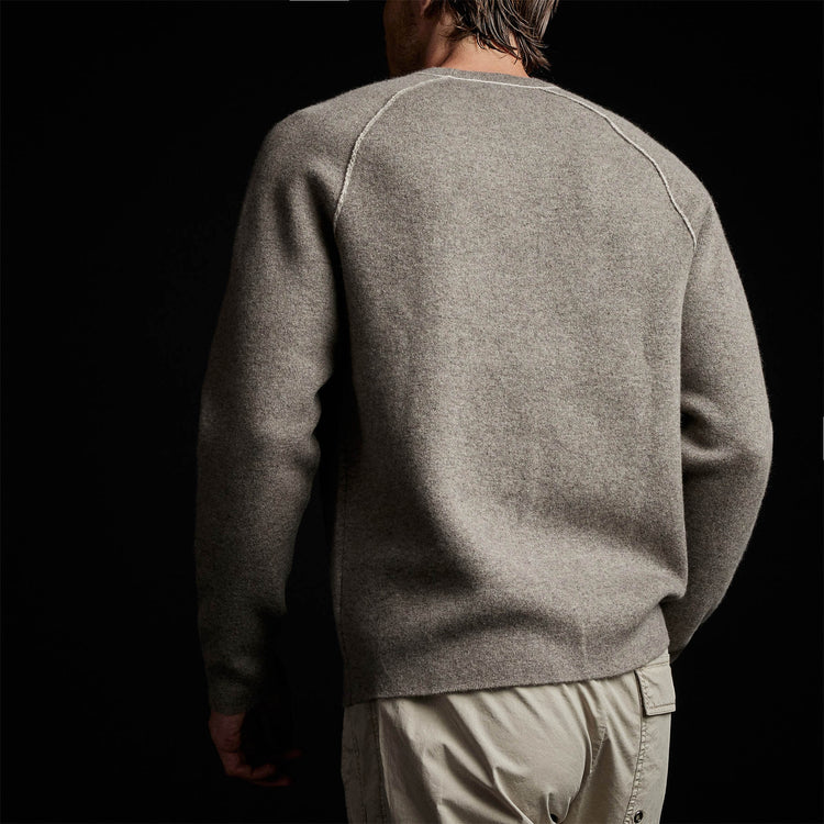 Cashmere Double Bed Raglan Crew in Cement/Stone | James Perse Los Angeles