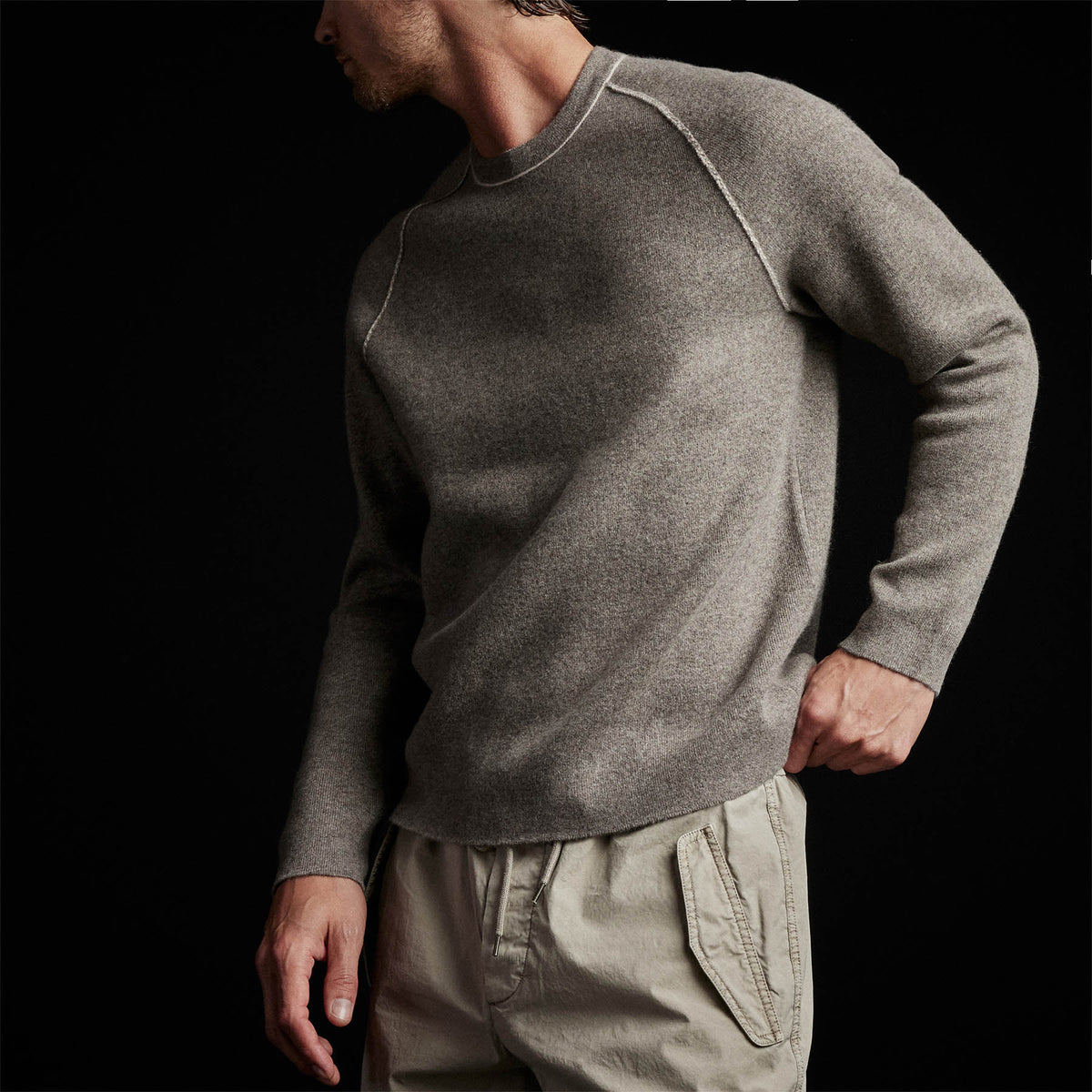 Cashmere Double Bed Raglan Crew in Cement/Stone | James Perse Los Angeles